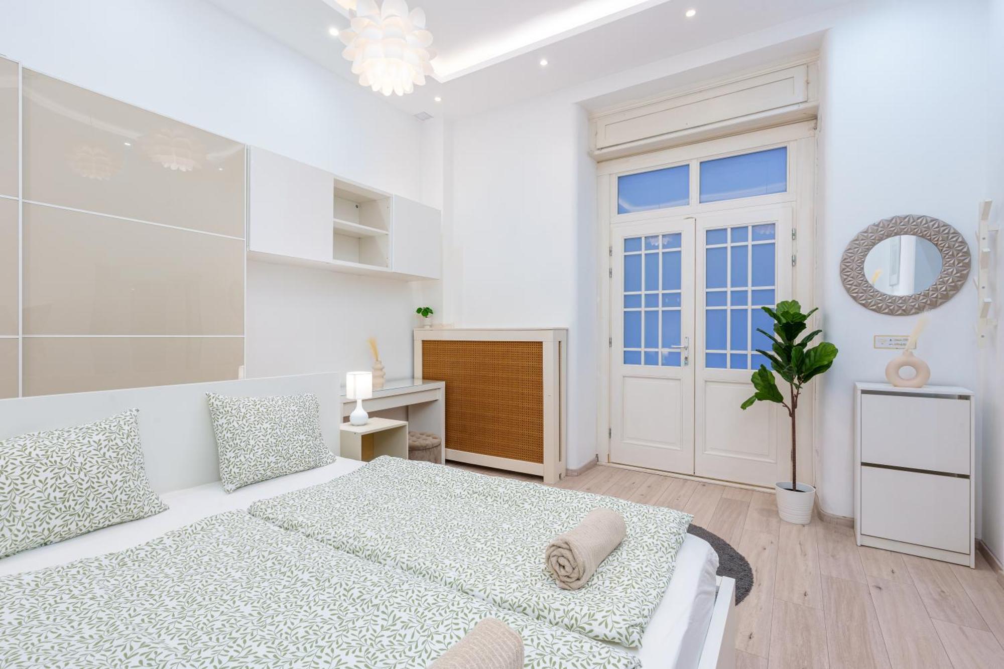 Parliament Danube Apartment *